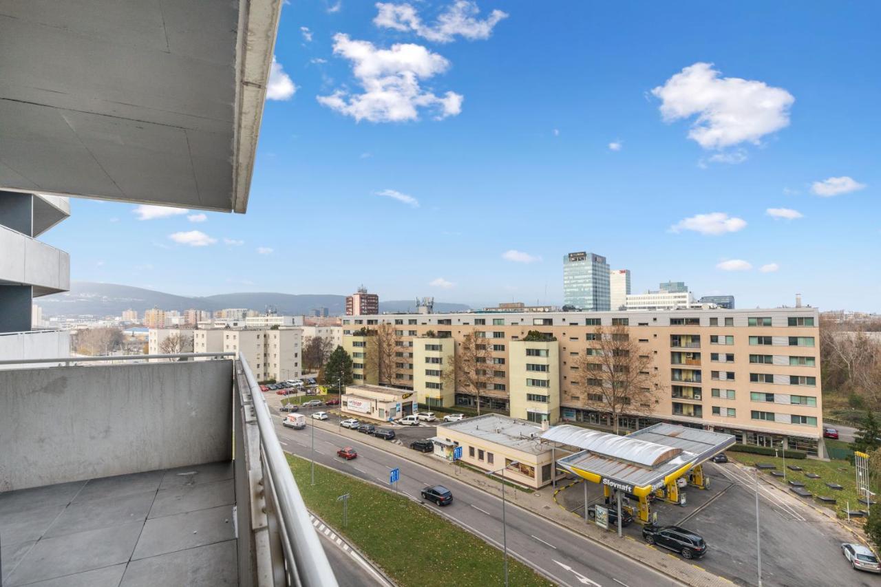 Lam Stadium 2 - Terrace Bratislava Extérieur photo